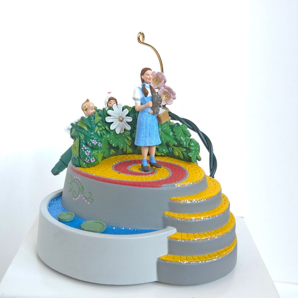 Hallmark Keepsake Dorothy and the Munchkins Wizard of Oz Christmas Ornament 2006 - Picture 8 of 13